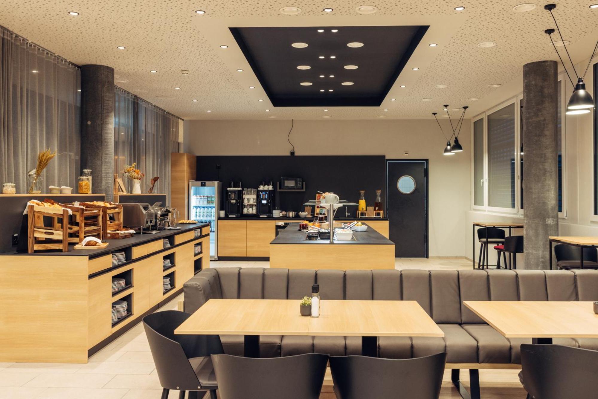 Harry'S Home Zuerich-Limmattal ชไปรเทนบาค ภายนอก รูปภาพ